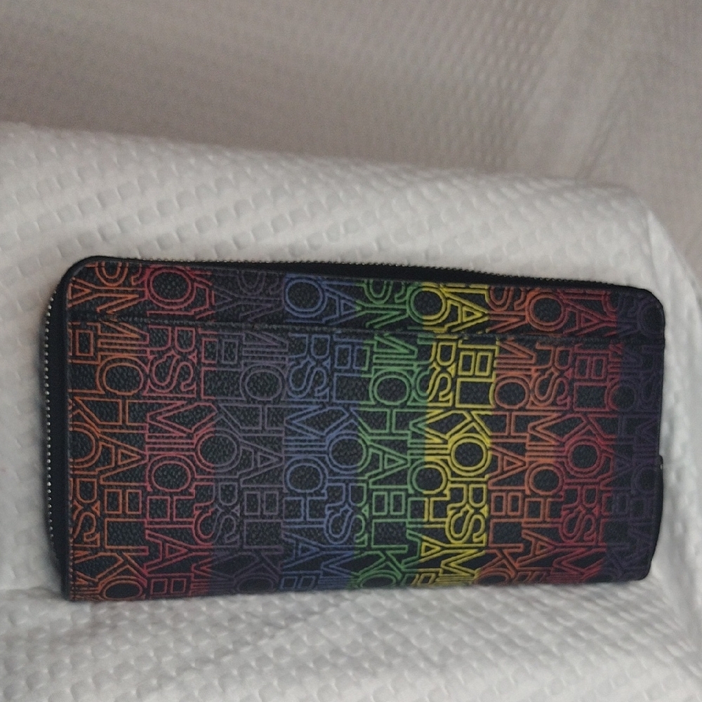 Michael Kors Adele Logo Smartphone Colorful Wallet NWOT - Picture 7 of 12